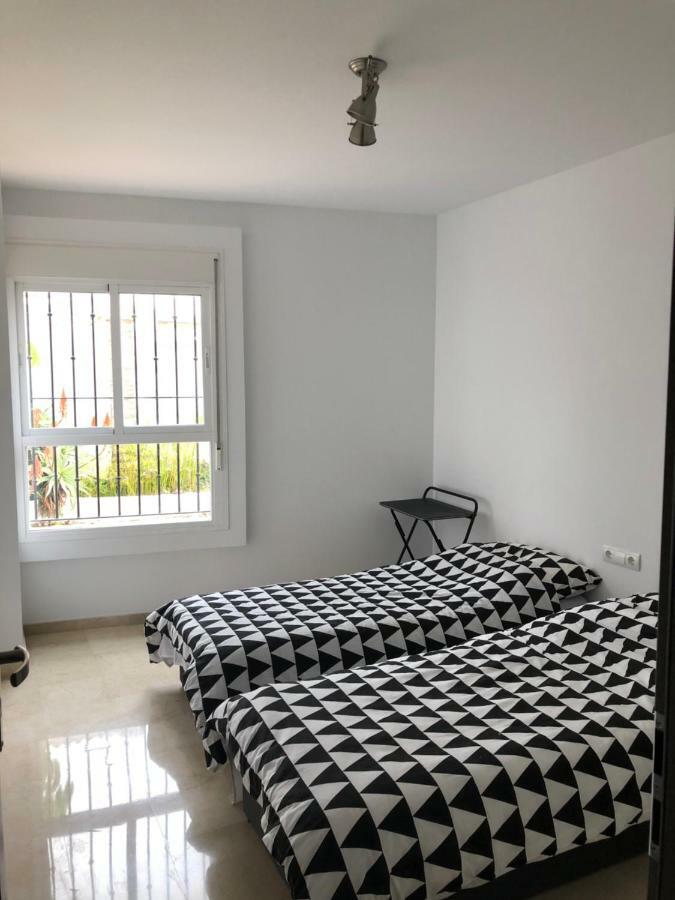 Seashape Apartment In Manilva Zewnętrze zdjęcie