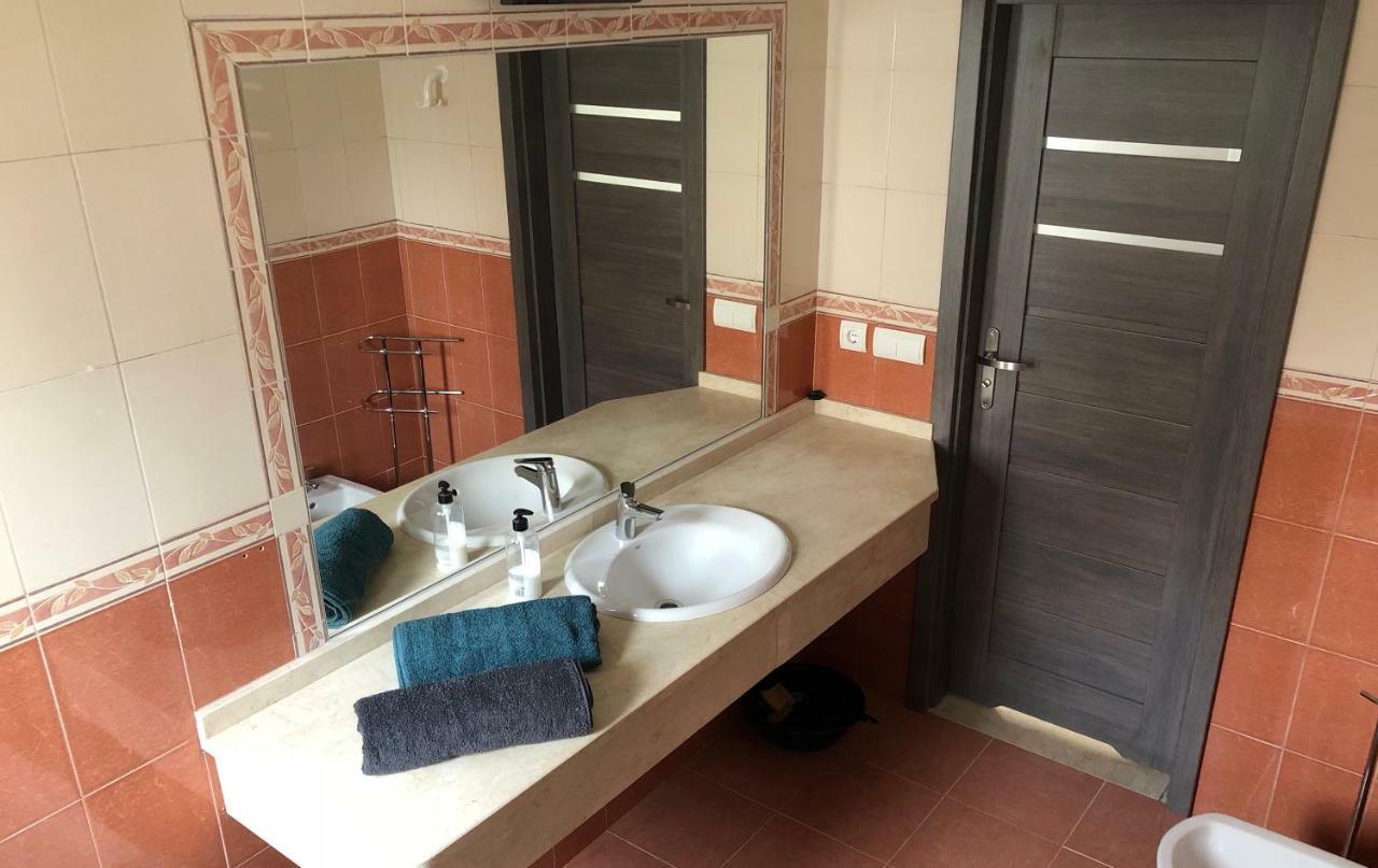 Seashape Apartment In Manilva Zewnętrze zdjęcie